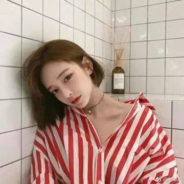 她的微笑和圈套